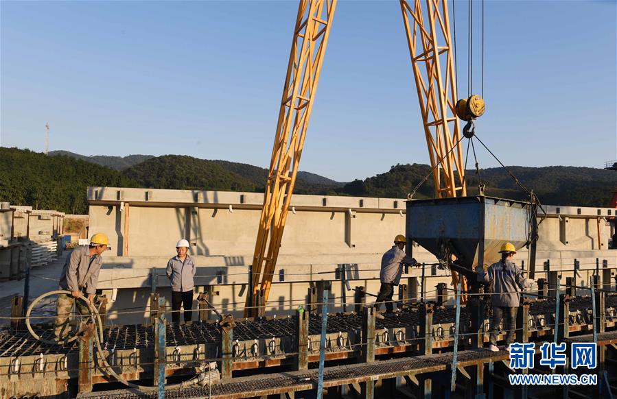 （经济）（2）玉磨铁路制梁进展顺利