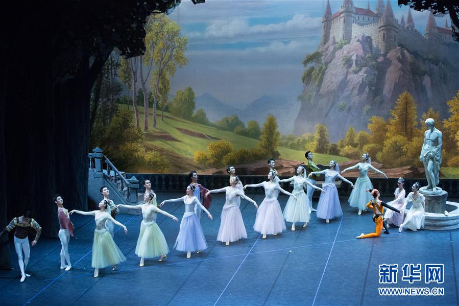(XHDW)(2)北京舞蹈学院在俄罗斯演出芭蕾舞剧《天鹅湖》