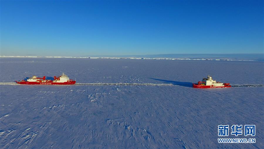 （“雪龙”探南极·图文互动）（2）通讯：“雪龙兄弟”南极情深