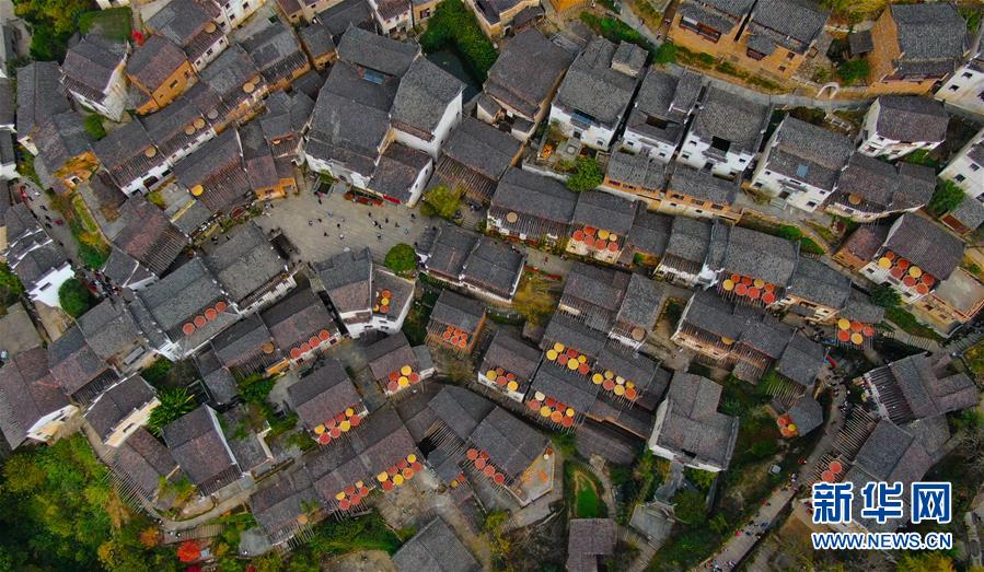 （图文互动）（1）乡村摄影师、乡村&ldquo;模特&rdquo;、民宿店主&mdash;&mdash;乡村旅游推动婺源农民生活方式发生新变化