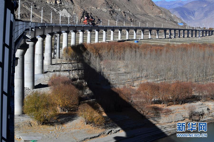 (经济)(1)拉林铁路第二次跨越雅鲁藏布江