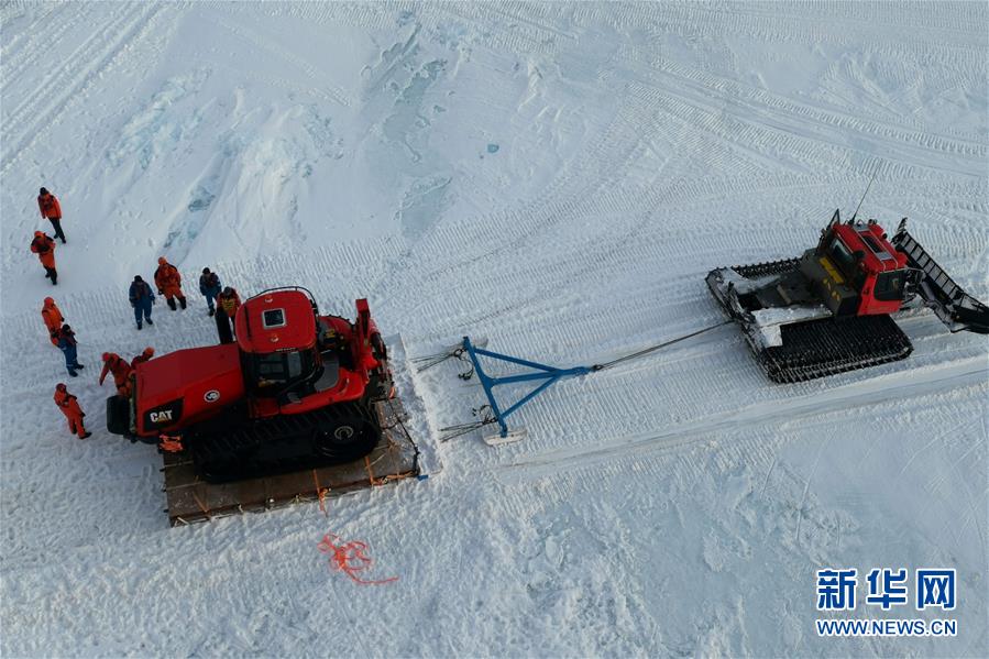 （圖文互動）（6）通訊：“雪龍兄弟”南極卸貨記