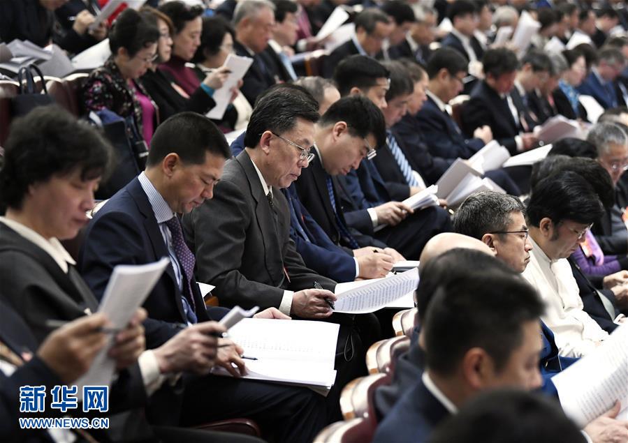 （两会·人大开幕·XHDW）（17）十三届全国人大二次会议在京开幕