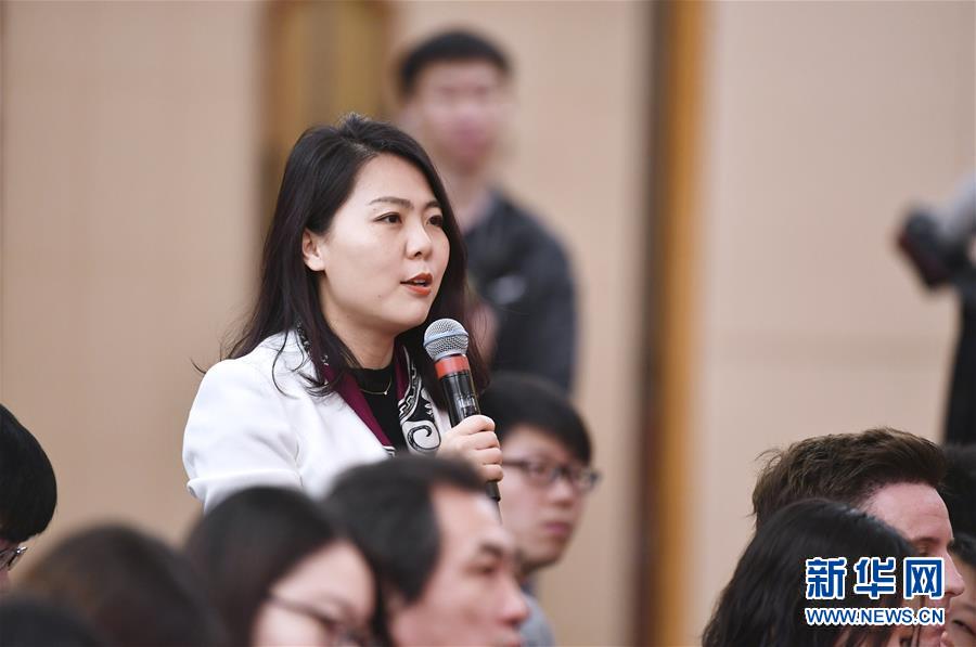 （两会）（2）国务院扶贫办主任刘永富就&ldquo;攻坚克难&mdash;&mdash;坚决打赢脱贫攻坚战&rdquo;答记者问