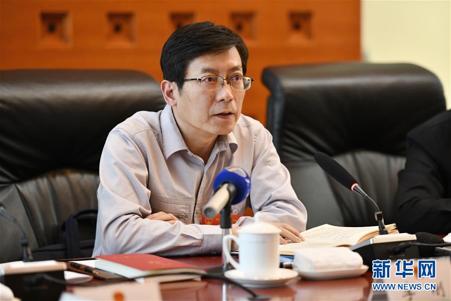 （两会&middot;图片故事）（2）全国人大代表李刚：让产业工人强起来