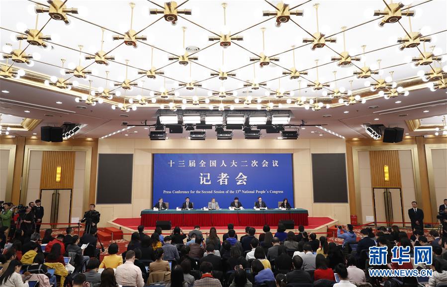 （两会&middot;XHDW）（2）中国人民银行行长易纲等就&ldquo;金融改革与发展&rdquo;答记者问