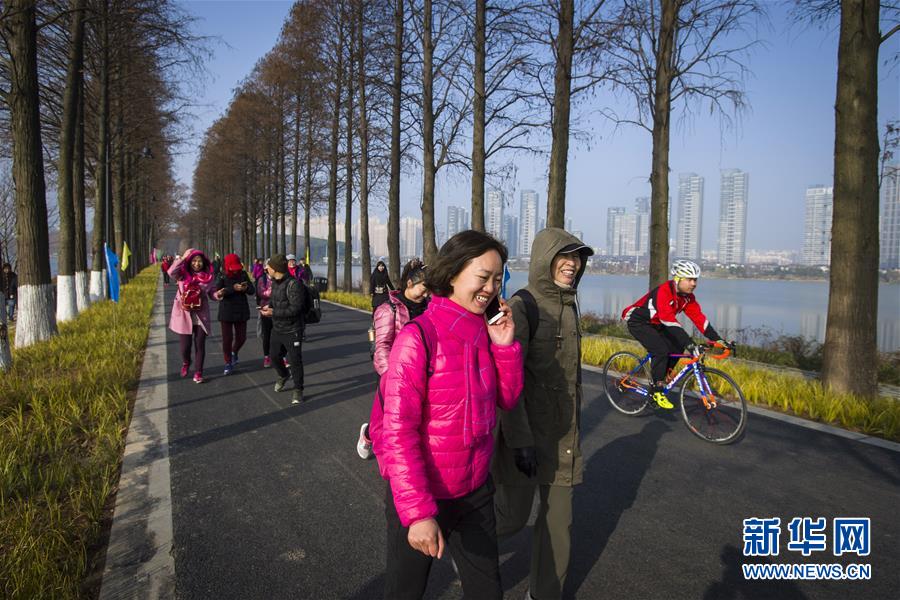 （两会&middot;图文互动）（13）&ldquo;这样的绿道太赞了！&rdquo;&mdash;&mdash;代表委员热议东湖绿道建设