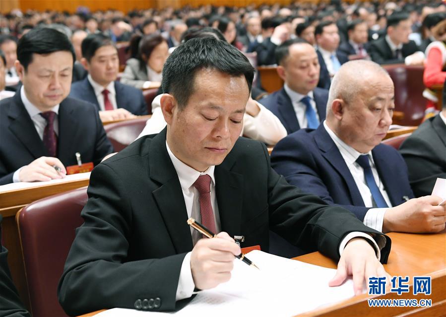 （两会&middot;图片故事）（1）全国人大代表李彪：为民营和小微企业发展建言献策