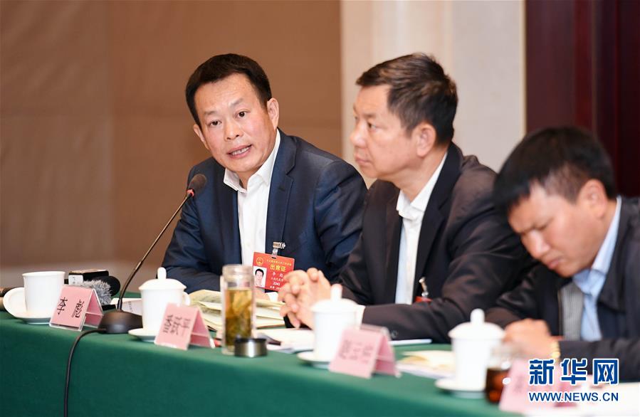 （两会&middot;图片故事）（3）全国人大代表李彪：为民营和小微企业发展建言献策