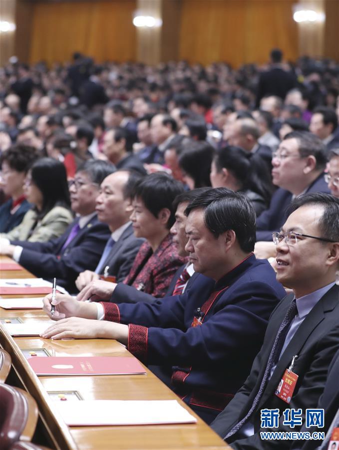 （两会·XHDW）（12）十三届全国人大二次会议在北京闭幕