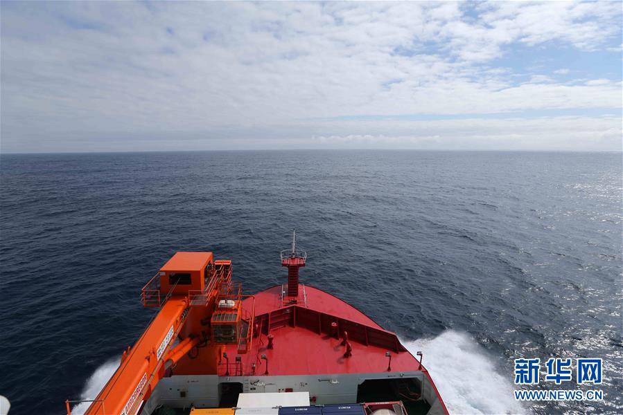 (“雪龙”探南极·图文互动)(3)“雪龙2”号释放首个探空气球