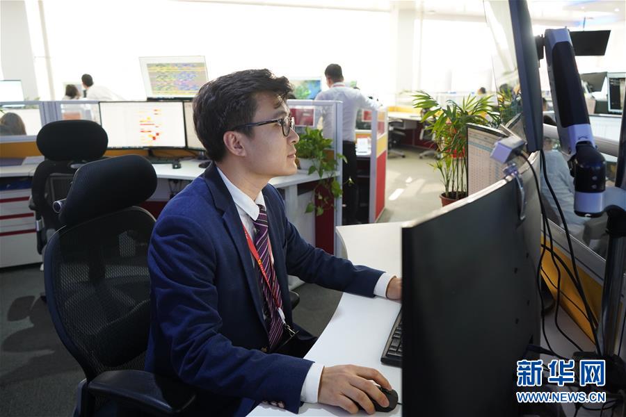 （关注春运&middot;图文互动）（1）有一种坚守 叫为了团聚的别离