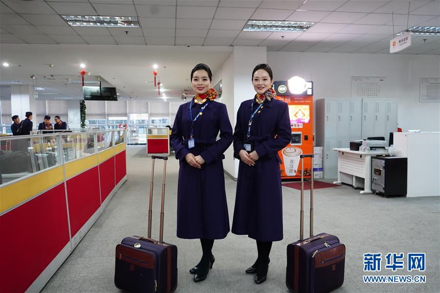 （关注春运&middot;图文互动）（2）有一种坚守 叫为了团聚的别离