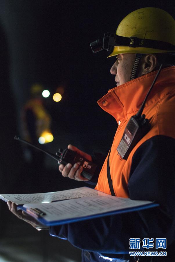 （新春走基层）（12）寒夜中的铁路通信工