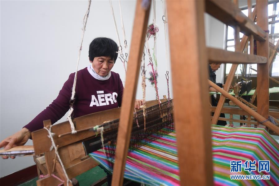 (新春走基层·图文互动)(1)将“传统”孕育成“传奇”——“摘帽县”河北新河的脱贫故事