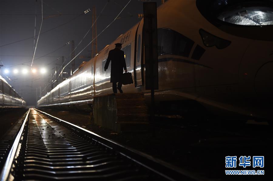 (新春走基层)(1)“一个人”的春运