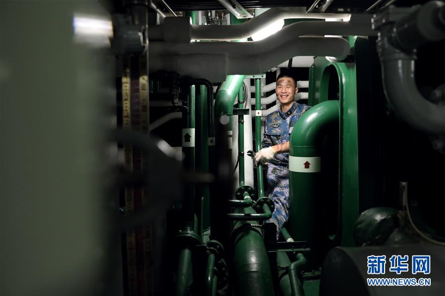 （新春走基层·图文互动）（5）“我们的目标在视距之外，征途是星辰大海”——夜探国产首艘万吨级驱逐舰南昌舰