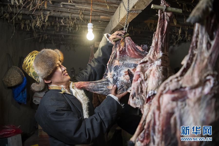 (新春走基层·图文互动)(2)守土与乡愁——走进珠峰脚下的村庄