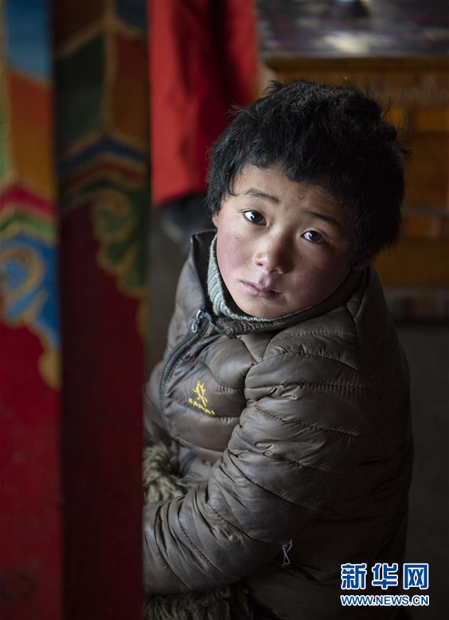 (新春走基层·图文互动)(5)守土与乡愁——走进珠峰脚下的村庄