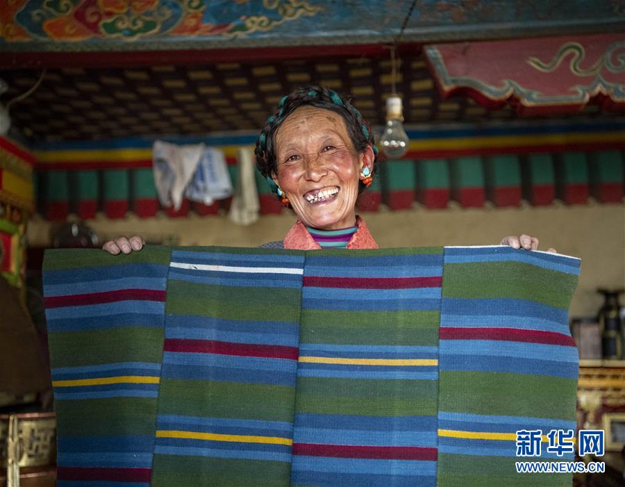 (新春走基层·图文互动)(7)守土与乡愁——走进珠峰脚下的村庄