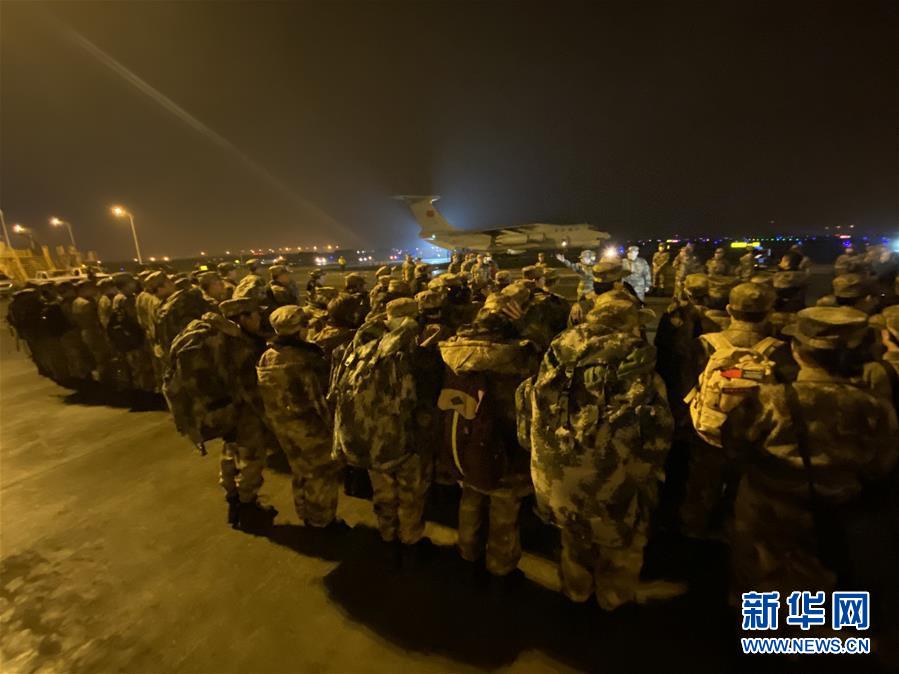 （新型肺炎疫情防控）（4）陆军军医大学医疗队连夜驰援武汉