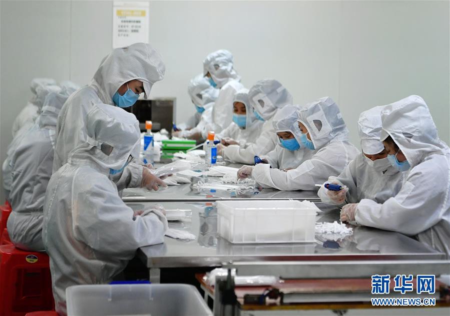 (聚焦疫情防控·图文互动)(1)“从零到100万”——福建莆田口罩生产攻坚记