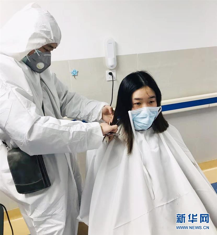 （新华全媒头条&middot;图文互动）（5）英雄的城市，英雄的人民&mdash;&mdash;写在武汉疫情防控胶着对垒的关键时刻