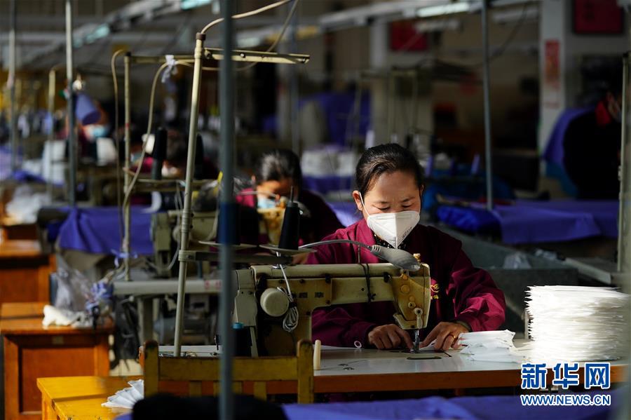 (图文互动)(3)为防控疫情添砖加瓦——山西企业“跨界”生产防疫物资见闻