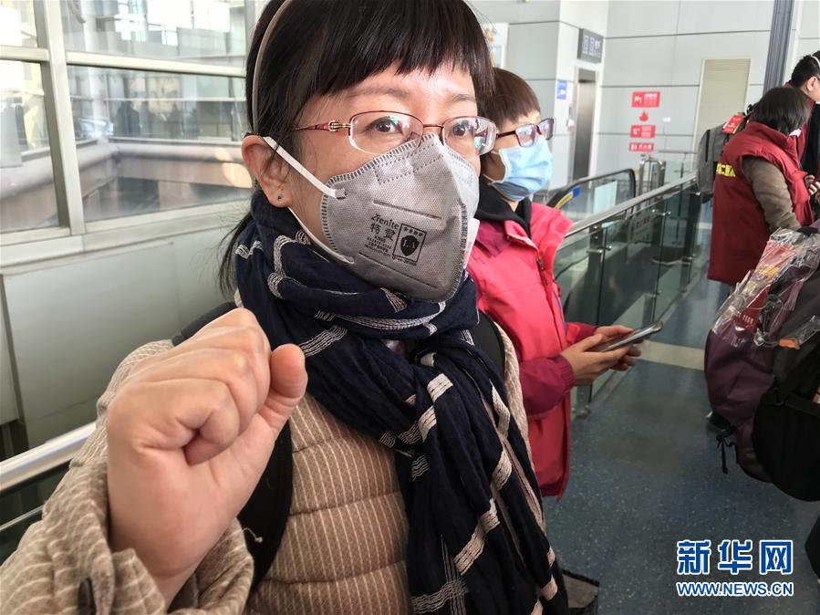 （热点鲜报·图文互动）（2）三代人的约定：父母送我援湖北，我给孩子树榜样