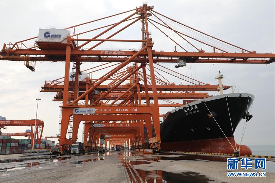 （图文互动）（3）抓好防疫保畅，还管司机吃饭——广西钦州保税港区服务企业复工见闻