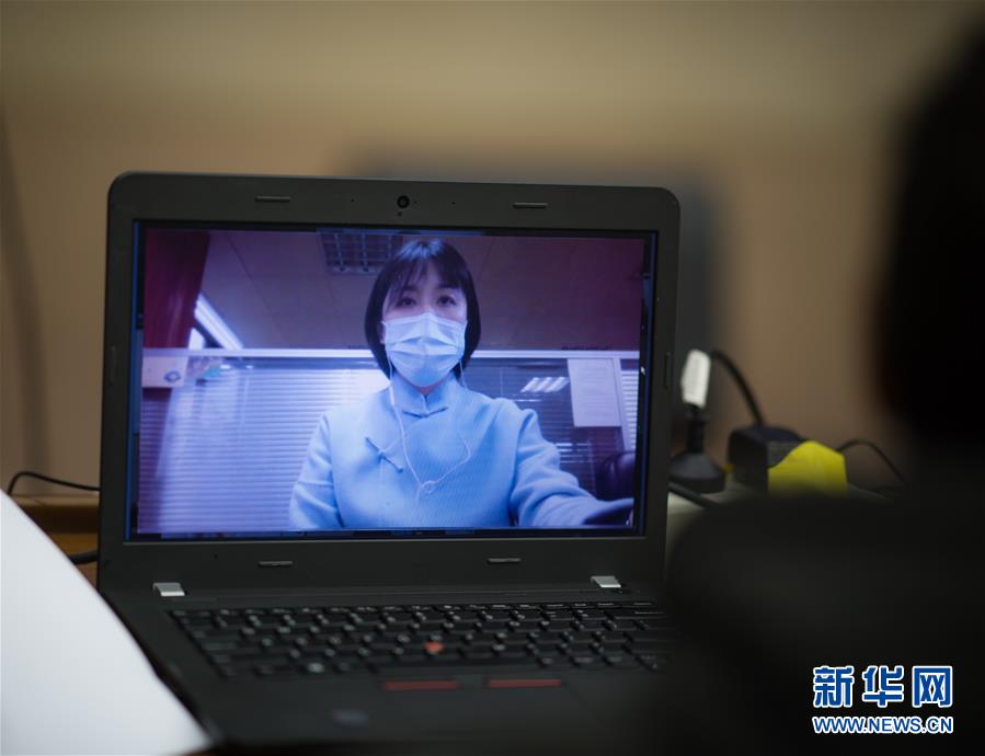 (新华全媒头条配图·图文互动)(13)战“疫”的一天——新华社记者直击湖北保卫战