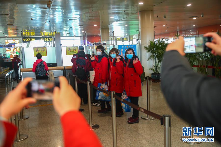 (聚焦疫情防控·图文互动)(3)十送医护“战士”下荆楚——辽宁医疗队驰援湖北群像扫描