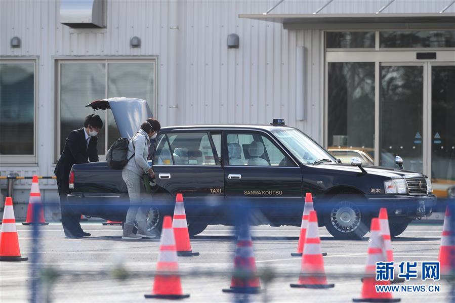 (国际)(2)“钻石公主”号邮轮乘客陆续下船