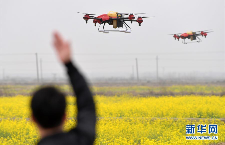 （抓好春耕备耕 稳住农业生产·图文互动）（1）智能农机、“订单”服务、“云端”种菜——来自江西的春耕“新事”