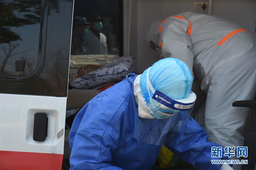 (聚焦疫情防控·图文互动)(4)一名百岁新冠肺炎患者治愈出院