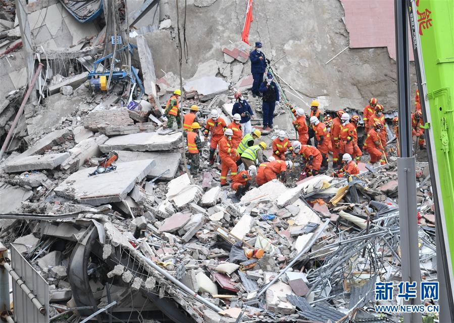 （社会）（2）福建泉州酒店坍塌事故仍有28人被困