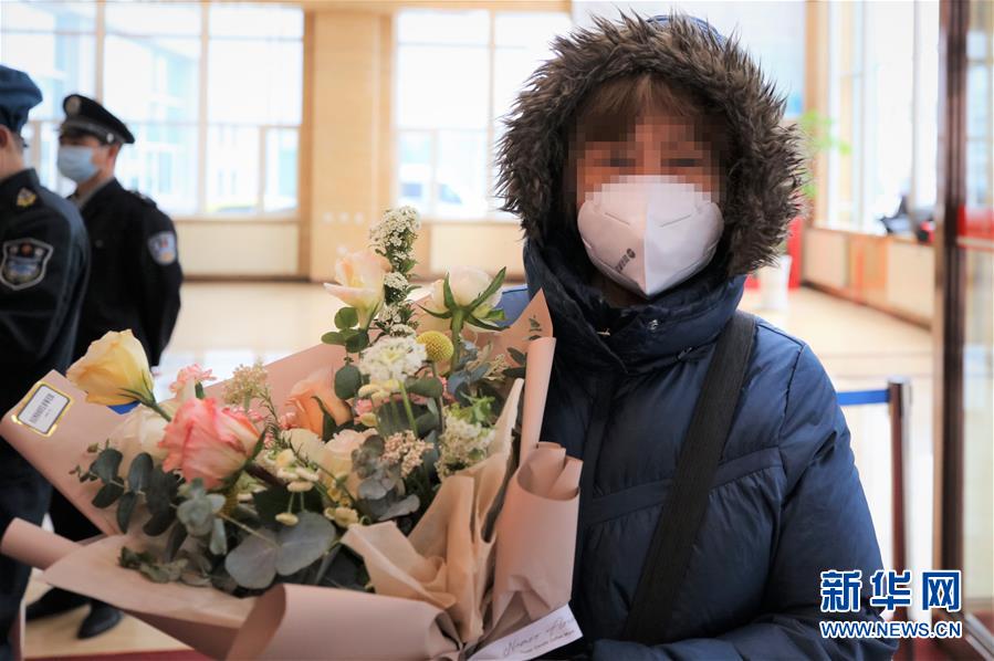 （聚焦疫情防控&middot;图文互动）（2）托举生命的竞速&mdash;&mdash;黑龙江集中救治新冠肺炎重症患者纪实