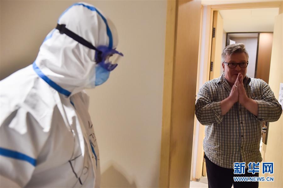 （聚焦疫情防控·图文互动）（1）“感谢你们，让我感到很踏实！”——北京入境人员转运及隔离点见闻