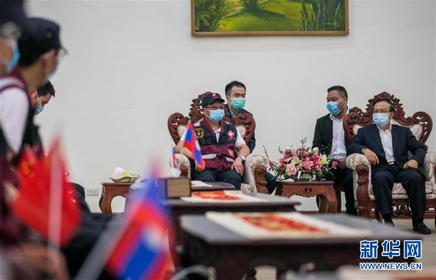 （国际疫情）（3）中国抗疫医疗专家组抵达老挝