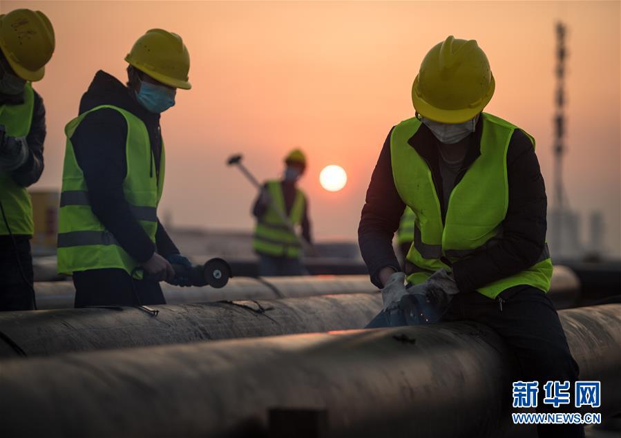 (新华全媒头条·图文互动)(6)致敬“沉默的英雄”——记武汉火神山雷神山医院的建设者