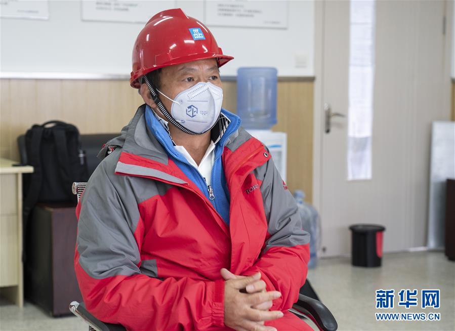 (新华全媒头条·图文互动)(14)致敬“沉默的英雄”——记武汉火神山雷神山医院的建设者