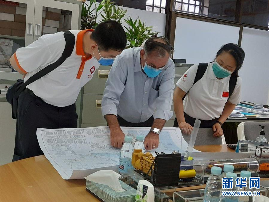 （国际疫情·图文互动）（5）“工作忙碌又细致，经验丰富又专业”——一名柬埔寨青年眼中的中国援柬抗疫医疗专家组