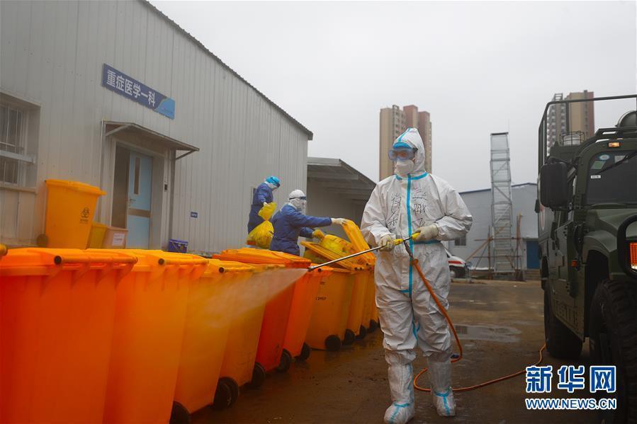 (一线抗疫群英谱·图文互动)(1)二级军士长张鹏飞:“兵王”在此 有我无毒