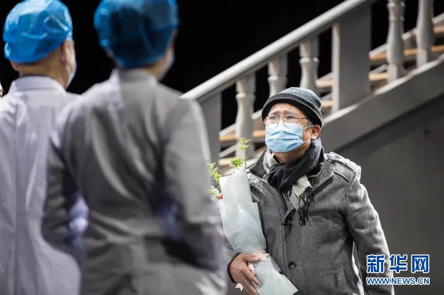 (图文互动)(4)天津人艺推出抗击疫情舞台情景剧致敬“白衣天使”