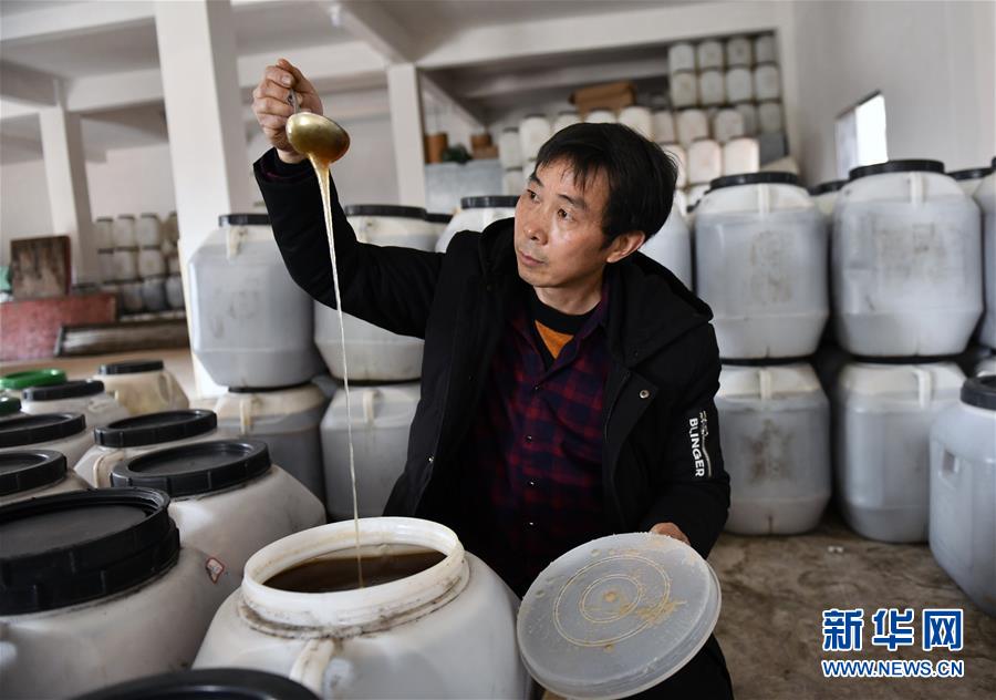 (决战决胜脱贫攻坚·图文互动)(1)一位农民的产业扶贫成绩单