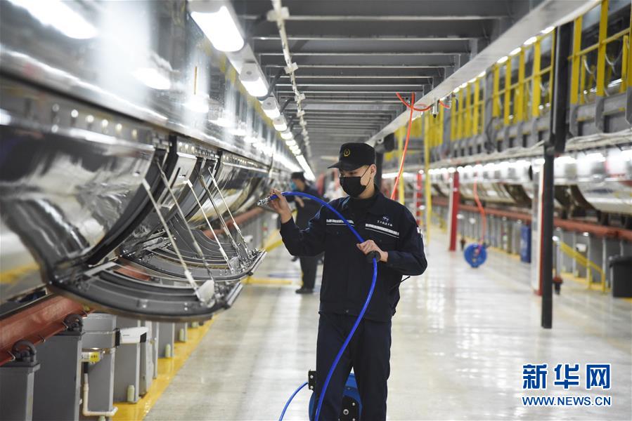 (图文互动)(10)“看不见”的劳动者