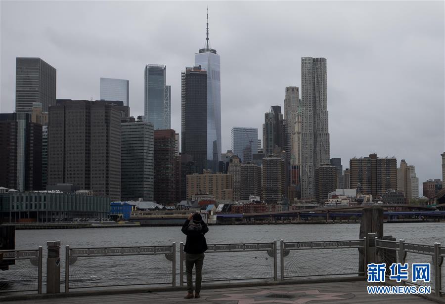 (国际·图文互动)(2)疫情重创美国经济