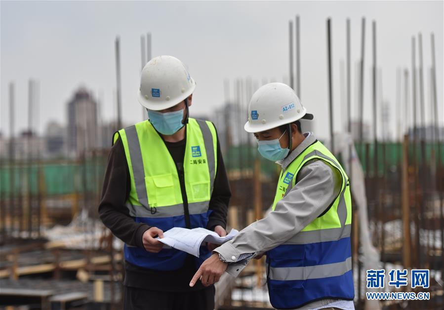 (图文互动)(2)128步到3万步:雷神山医院“工地青年”的战“疫”故事