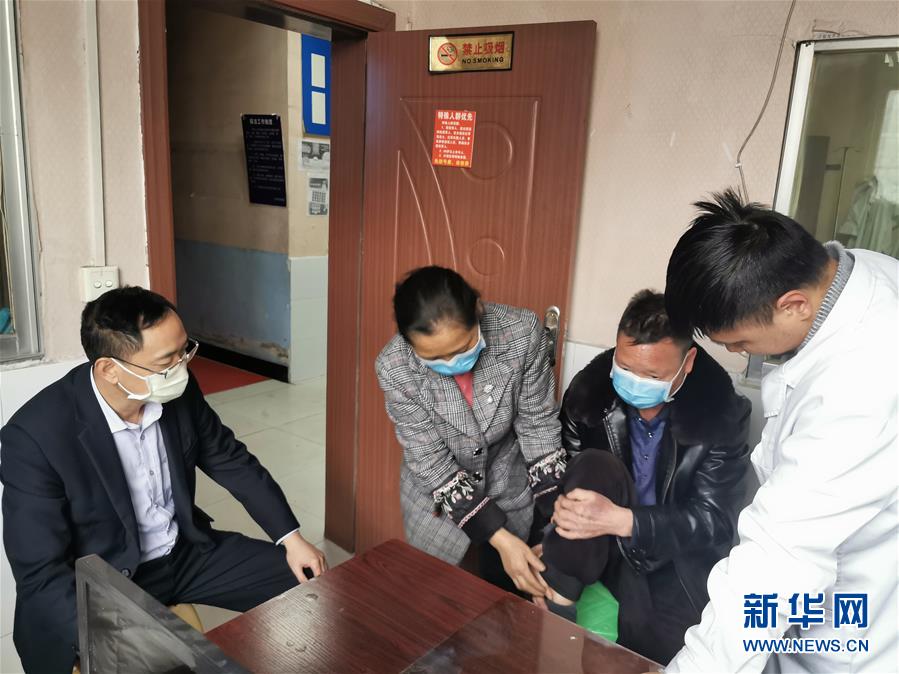 （在习近平新时代中国特色社会主义思想指引下&mdash;&mdash;新时代新作为新篇章&middot;习近平总书记关切事&middot;图文互动）（8）增强困难群众对疫情影响的抵抗力