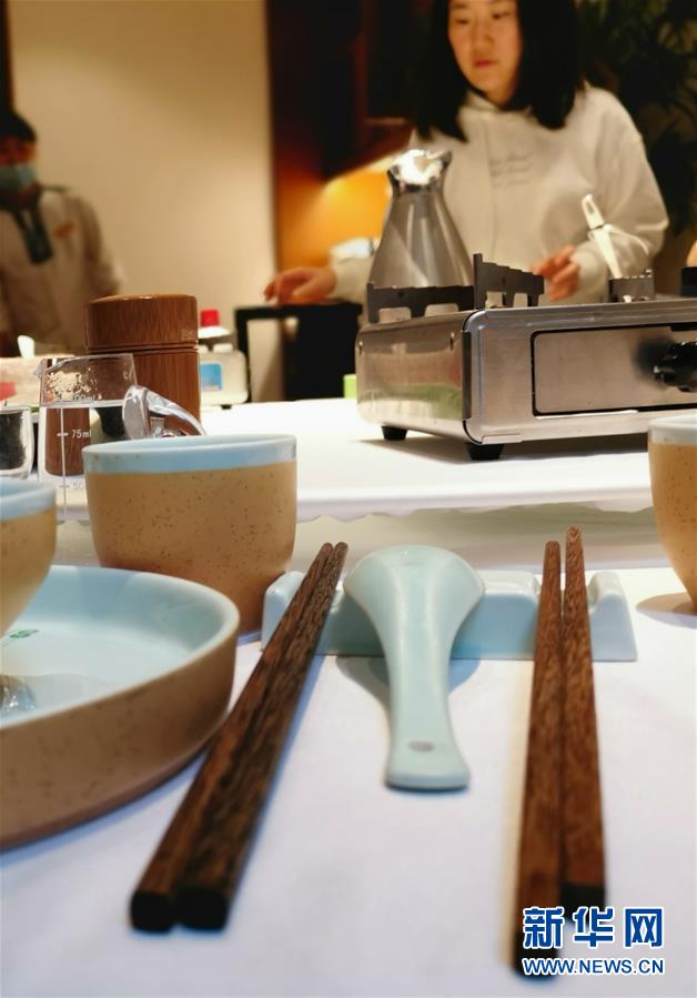 （图文互动）“公筷公勺”上桌难在哪？——长沙市部分餐饮场所见闻